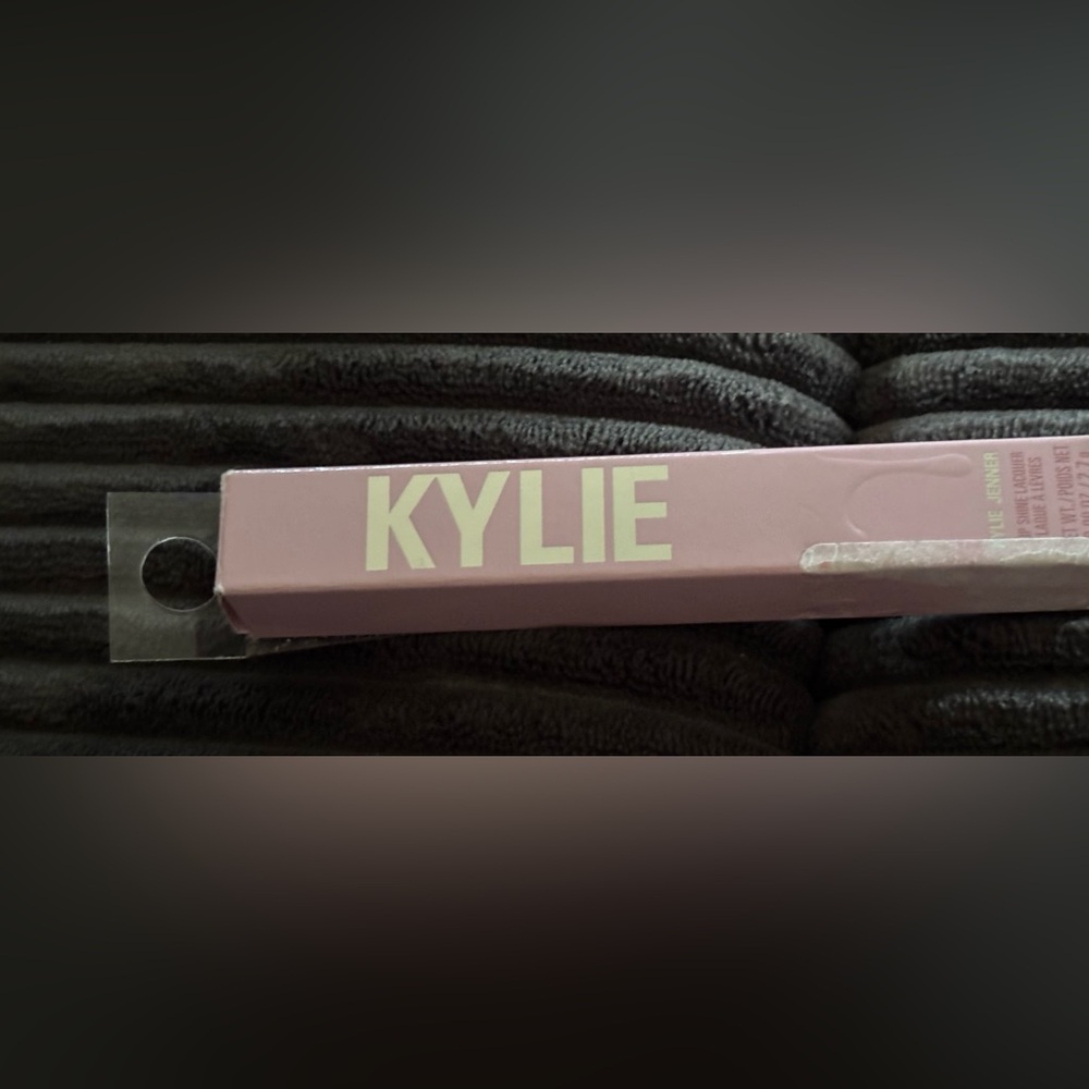 Kylie Cosmetics Lipstick - Soft Pink